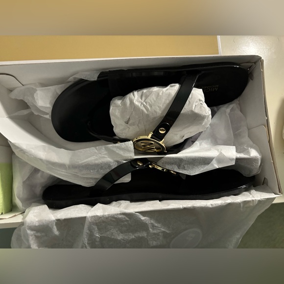 Micheal kors jelly sandals - Picture 6 of 7